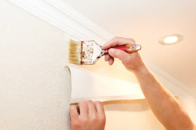 Pose de papier peint à Tourneville — revêtements muraux et toiles de verre